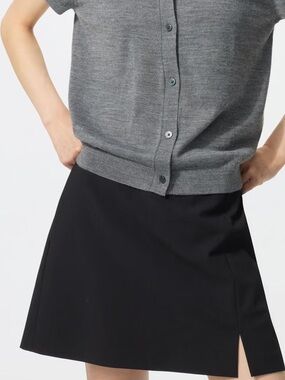 Must Go‼️ NWT Uniqlo Slit Skort. Read description below 👇
